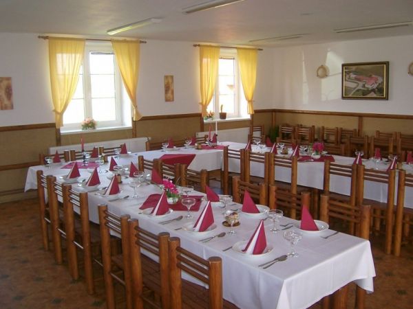Svatební hostina v Agrocentru Ohrada