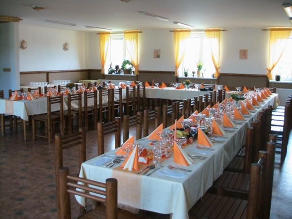 Svatební hostina v Agrocentru Ohrada