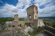 Hrad Boskovice nedaleko agrocentra Ohrada
